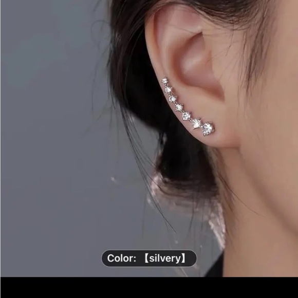 New Women Elegant Curved Stud Earrings with Sparkling Cubic Zirconia - Picture 5 of 7